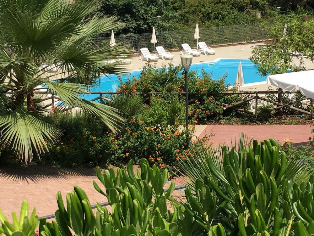Residence Pietre Bianche Aparthotel Pizzo  Luaran gambar