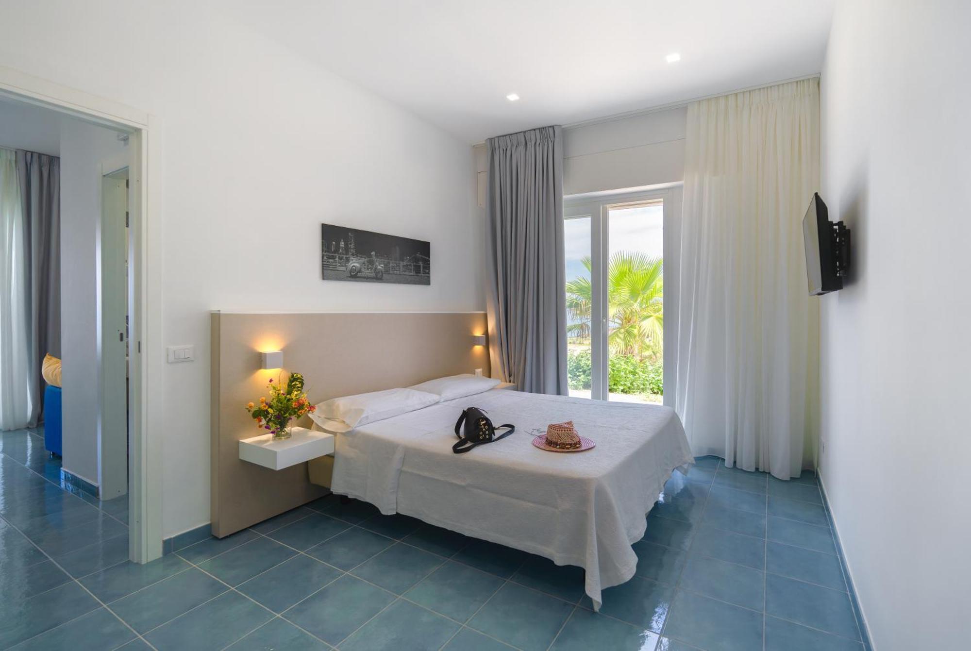 Residence Pietre Bianche Aparthotel Pizzo  Luaran gambar