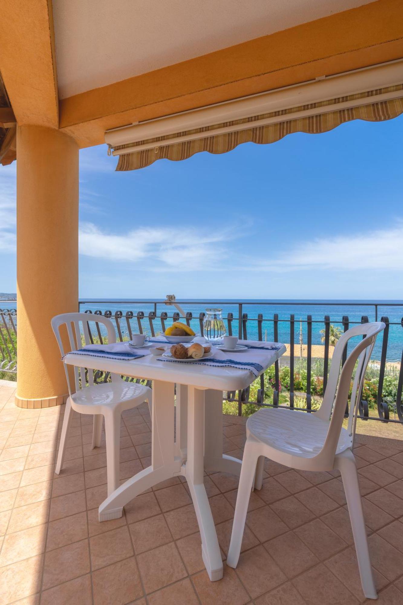 Residence Pietre Bianche Aparthotel Pizzo  Luaran gambar